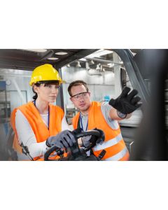 Unsere Staplerschulung ist auf Interessenten mit mindestens zehn Praxisstunden am Gerät ausgerichtet,